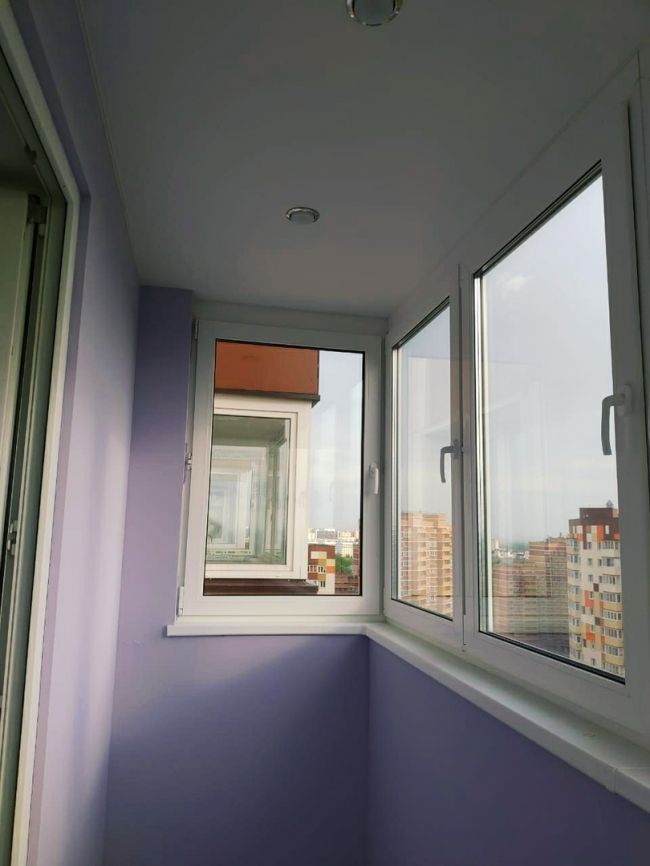 Остекление балконов ,лоджий.Окна -REHAU.